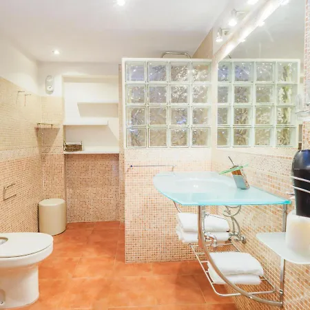 Cubo's La Gitanilla ميخاس